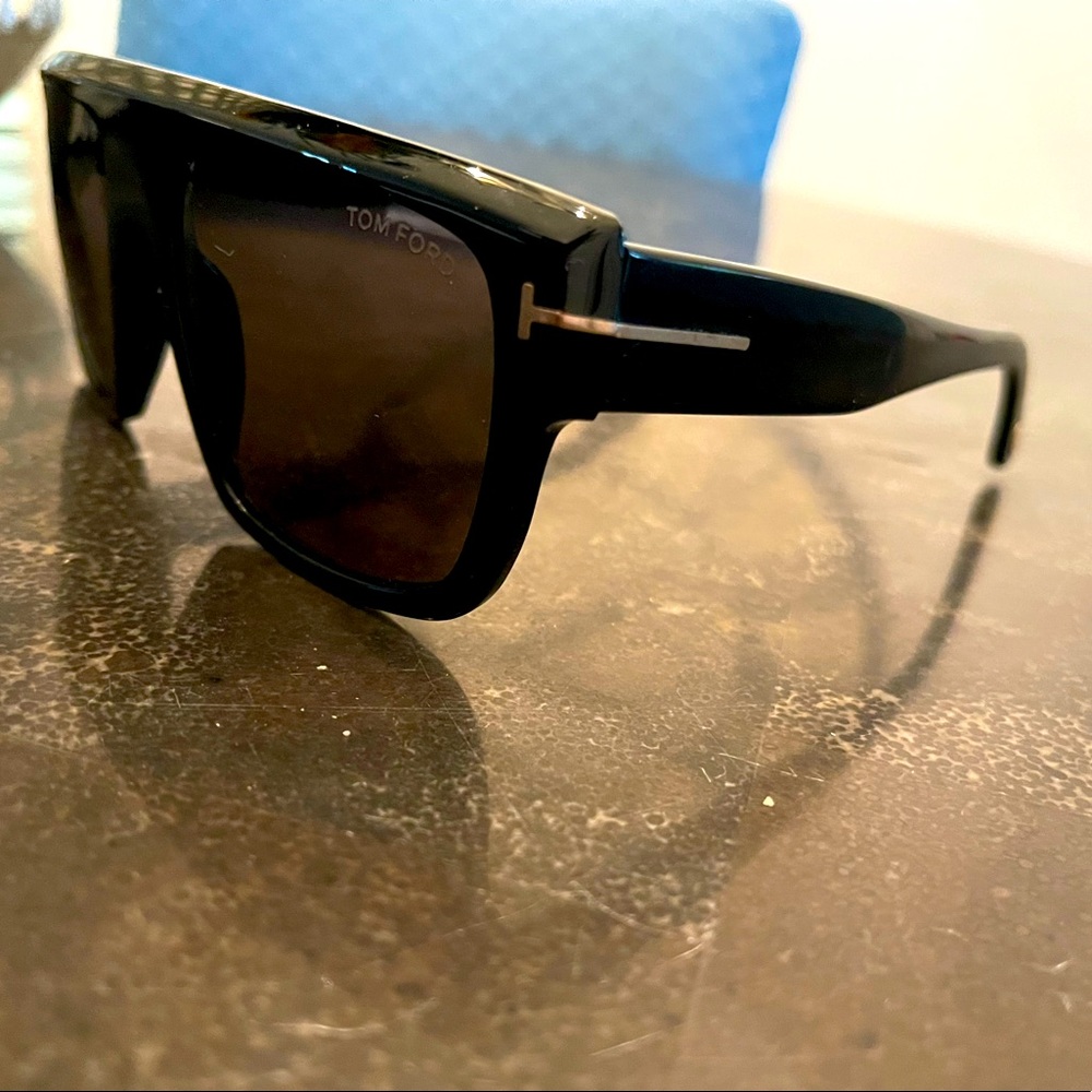 EUC TOM FORD SUNGLASSES